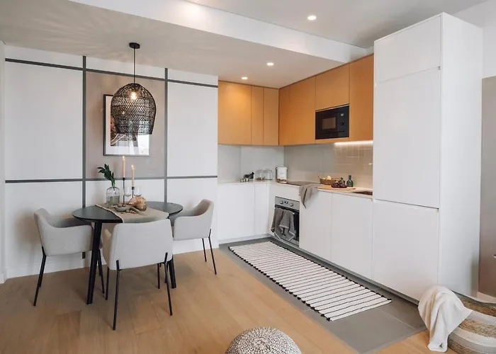 Gias - 2 Bedrooms And Pool In Avenidas Novas Lisboa