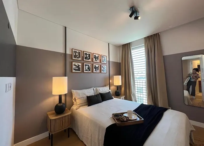 Gias - 2 Bedrooms And Pool In Avenidas Novas Appartement
