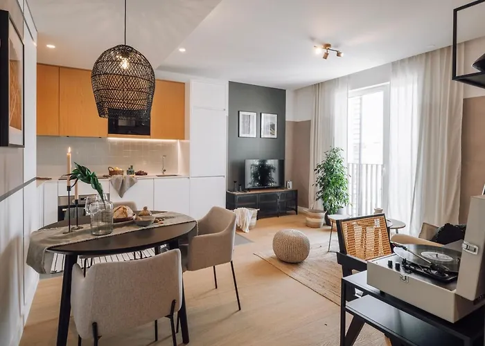 Gias - 2 Bedrooms And Pool In Avenidas Novas Appartement