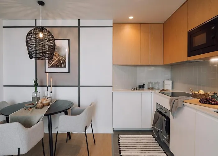 Gias - 2 Bedrooms And Pool In Avenidas Novas *