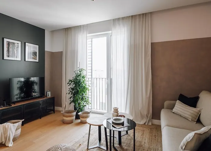 Gias - 2 Bedrooms And Pool In Avenidas Novas Appartement