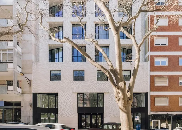 Gias - 2 Bedrooms And Pool In Avenidas Novas * Lisboa